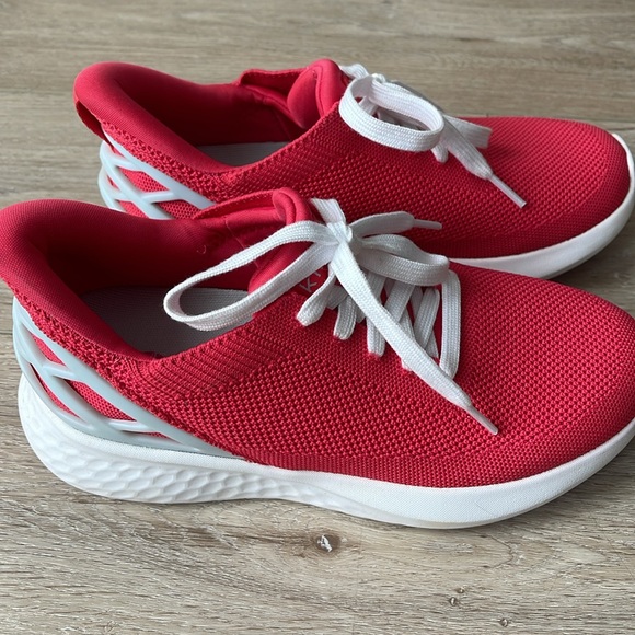 Kizik Sneakers - Picture 7 of 9